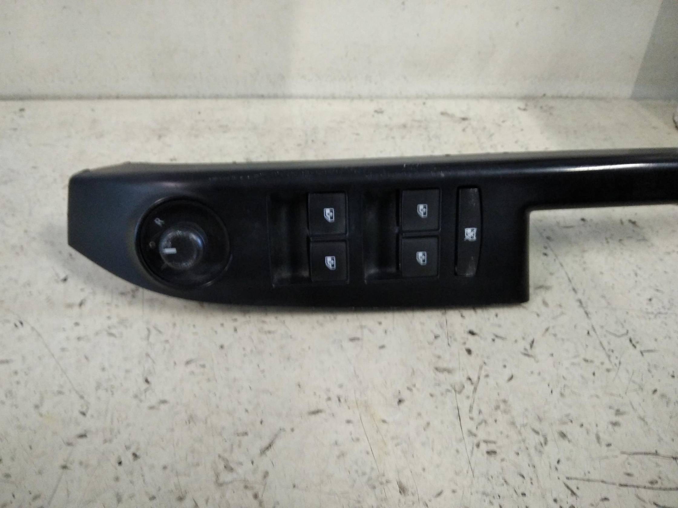 Interruttore alzacristalli porta ant.